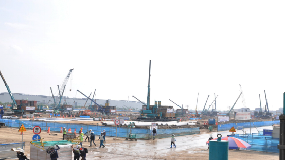 超300台bti体育智能ZYJ系列压桩机服务越南市场