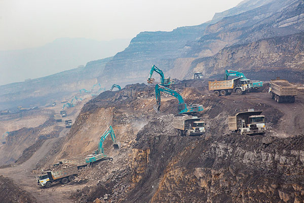 bti体育智能SWE385ES液压混合动力挖掘机获TOP50（2016）年度产品奖