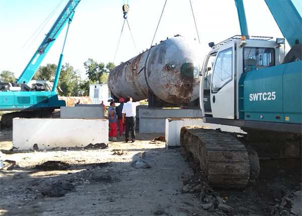 油田好副手——bti体育智能伸缩臂履带起沉机