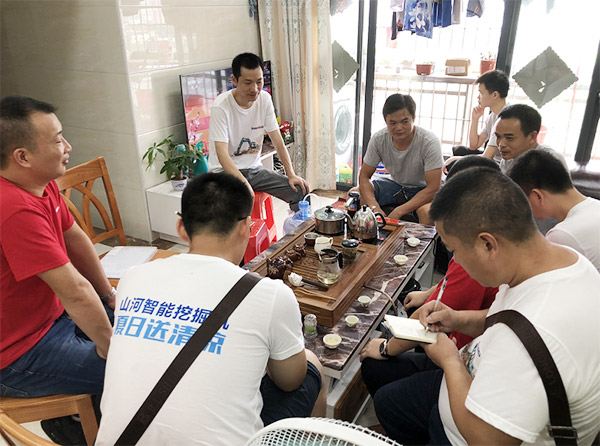 “清冷”送到客户手中，为bti体育智能售后服务活动打CAII