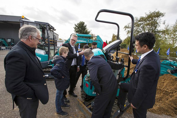 bti体育智能隆沉进行2017年欧洲经销商大会