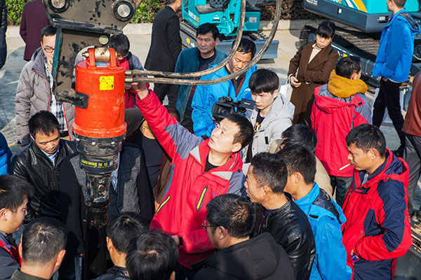 十年相随，成就彼此，来听听bti体育智能挖掘机客户的真实声音