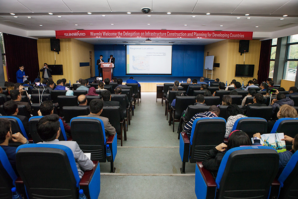 “一带一路”国度代表团到访bti体育智能，感触“大开眼界”