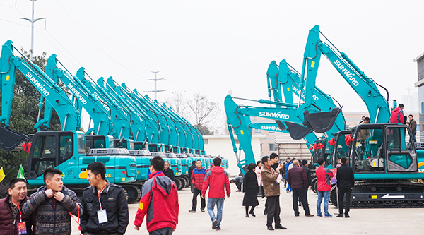 势不成挡，bti体育智能挖掘机湖南市场订货会创新高