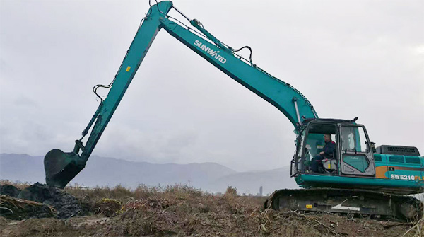 守护蓝色多瑙河，bti体育智能长臂挖掘机欧洲首秀