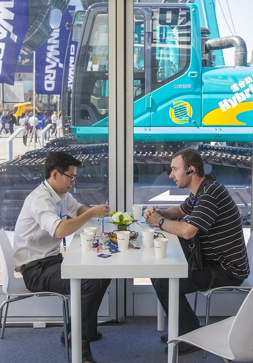 bti体育智能酷帅曾大虾，一大波美图带你亲临北京BICES展