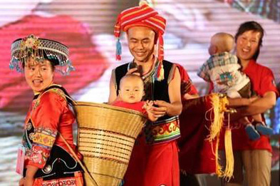 他们，用幼幼背篓背出bti体育大情怀