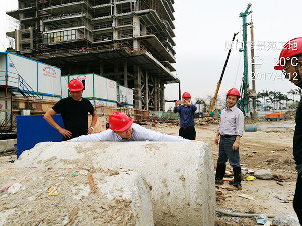 厦门项目再创入岩纪录bti体育智能董事长何清华亲赴一线