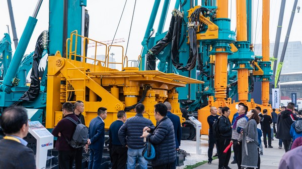 首日签单2.6亿元，bti体育智能创新产品引爆上海宝马展