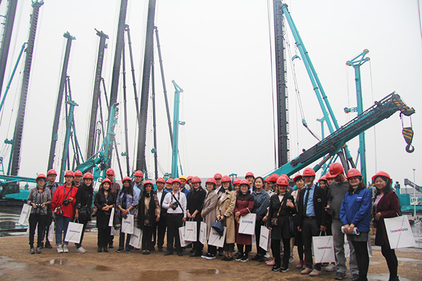 开启工程机械之都履历之旅，中表媒体观摩团到访bti体育智能