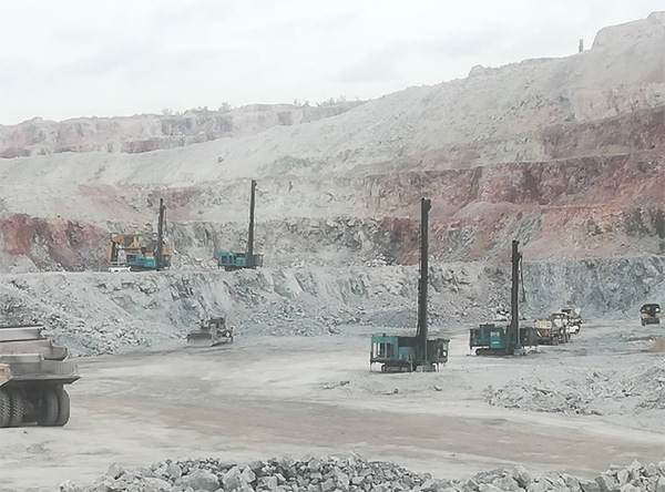 高温炎暑，bti体育智能凿岩设备异域扬威