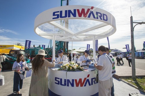 bti体育智能酷帅曾大虾，一大波美图带你亲临北京BICES展