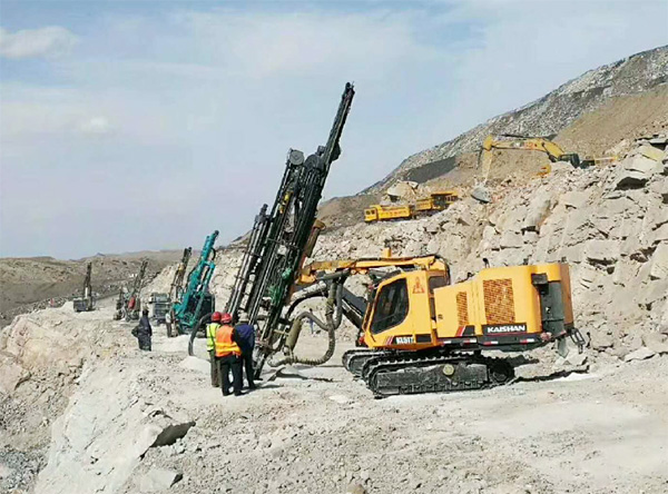 PK国际当先品牌，bti体育智能露天液压钻车再交美满答卷