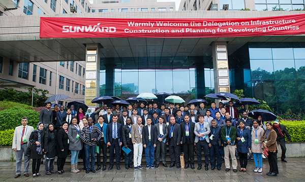 “一带一路”国度代表团到访bti体育智能，感触“大开眼界”