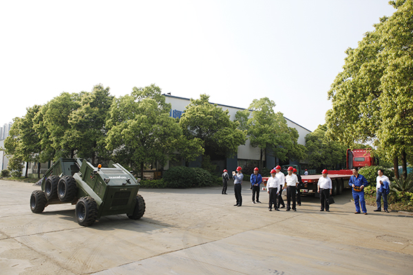 湖南省经信委党组副书记、副主任李志坚到bti体育智能现场办公