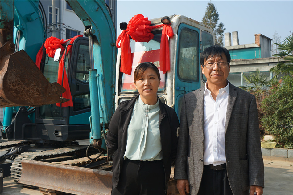 服役15年，超过20000幼时！元老级挖机接“回家”！