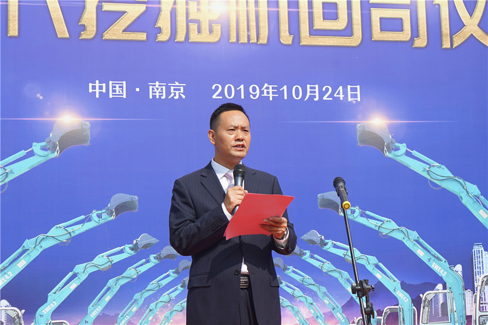 服役15年，超过20000幼时！元老级挖机接“回家”！