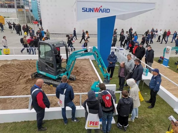 统一个世界，统一个妄想，bti体育智能德国宝马展美满收官