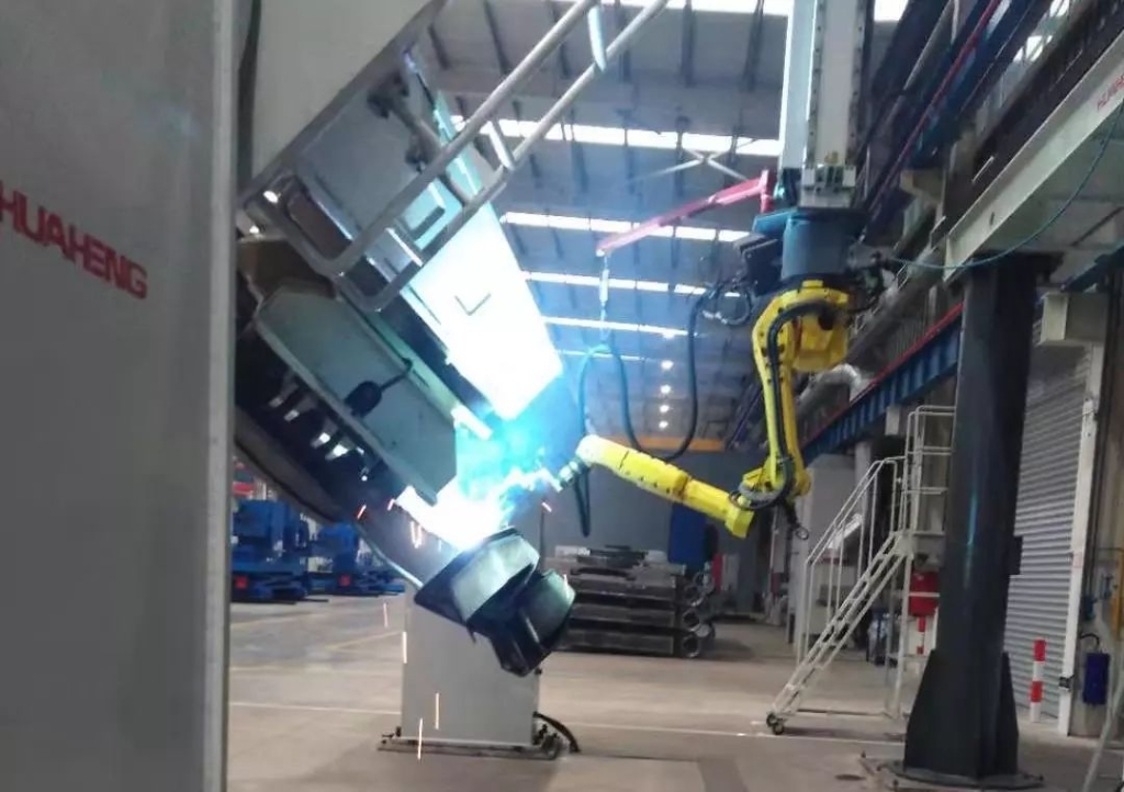 防控出产两不误 bti体育智能复工保供