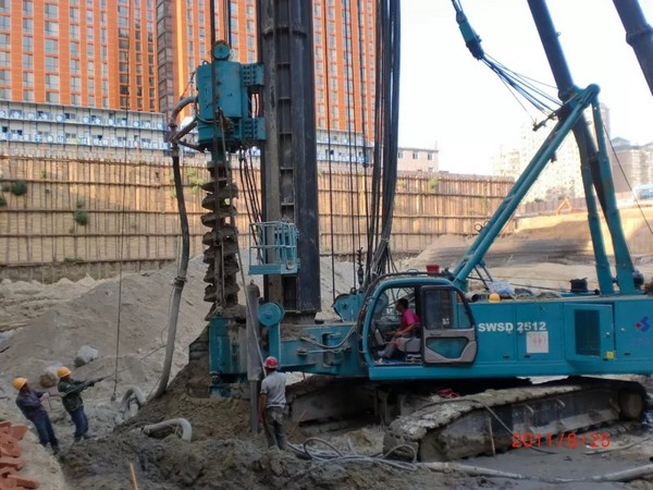 幸好遇见你！中国首台双动力头强力多职能钻机