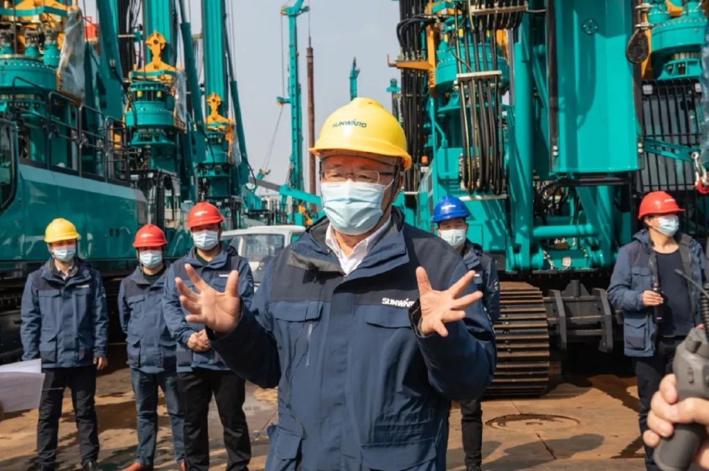 定军心强信念！何清华董事长直播首秀