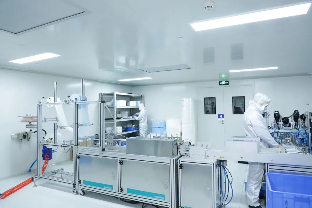 bti体育智能首批10万只自产口罩发放客户