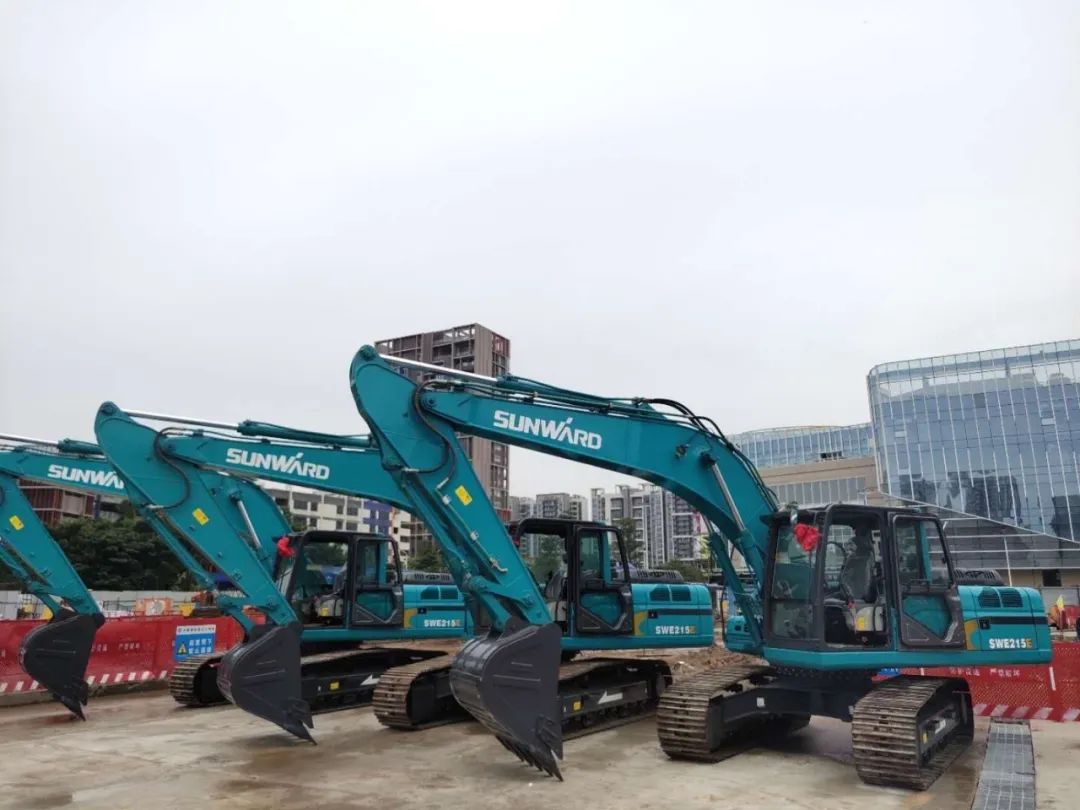 常益长高铁复工，网红“幼蓝”来助忙