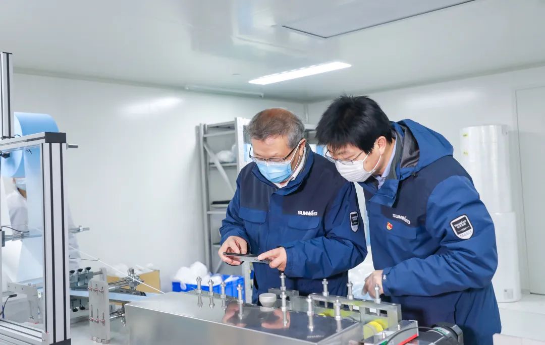 董事长启封bti体育智能第一个制品口罩