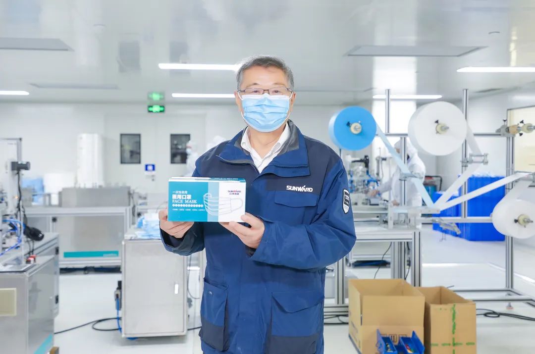 董事长启封bti体育智能第一个制品口罩