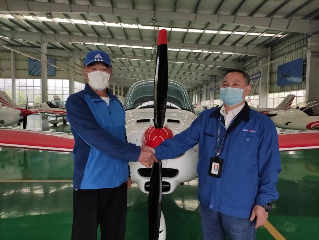 河南飞内行：“我佑桩八一’阿若拉！”