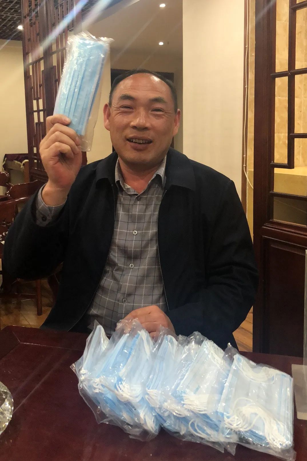 bti体育智能首批10万只自产口罩发放客户