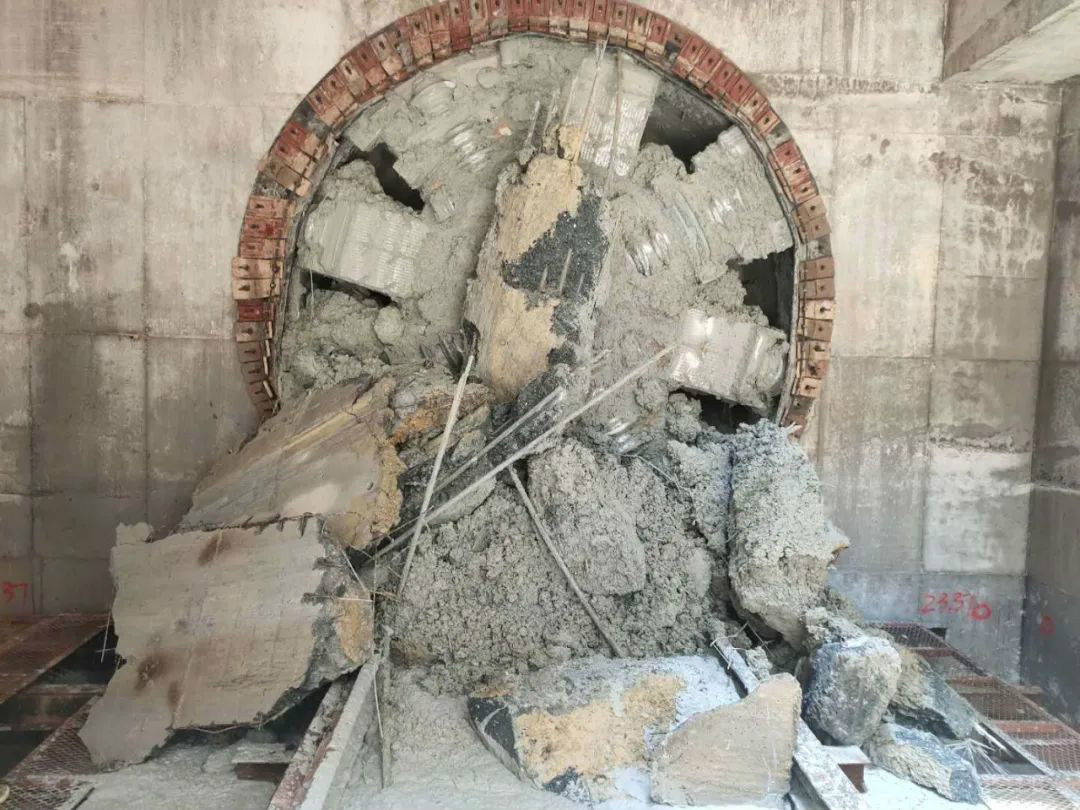 中铁bti体育盾构机贯通湖南省首条电力盾构隧路