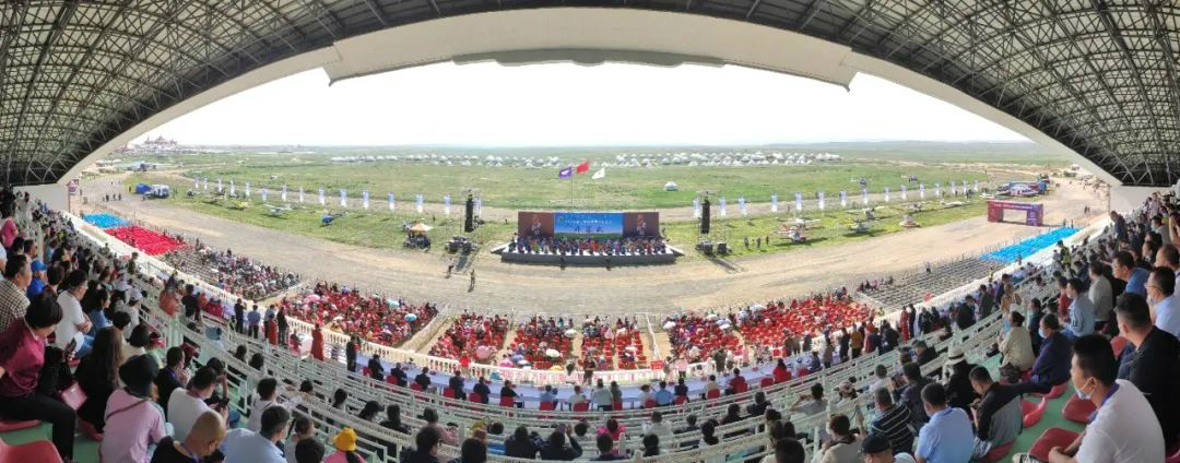 乌兰察布大草原,我来啦! bti体育SA60L阿若拉飞机“惊艳”飞行大会