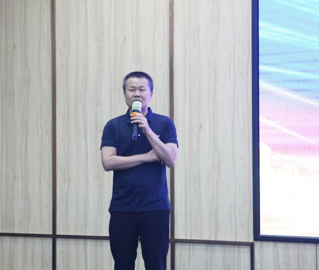 以强执行力聚焦基础能力建设 向挖掘机万台俱乐部迈进——bti体育智能2020年挖掘机经销商半年度会议圆满召