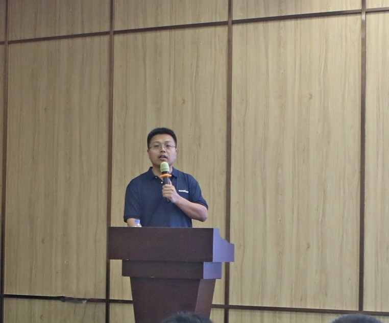 以强执行力聚焦基础能力建设 向挖掘机万台俱乐部迈进——bti体育智能2020年挖掘机经销商半年度会议圆满召