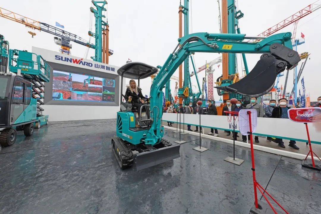 守正创新拓bti体育 bti体育智能闪灼2020上海宝马展