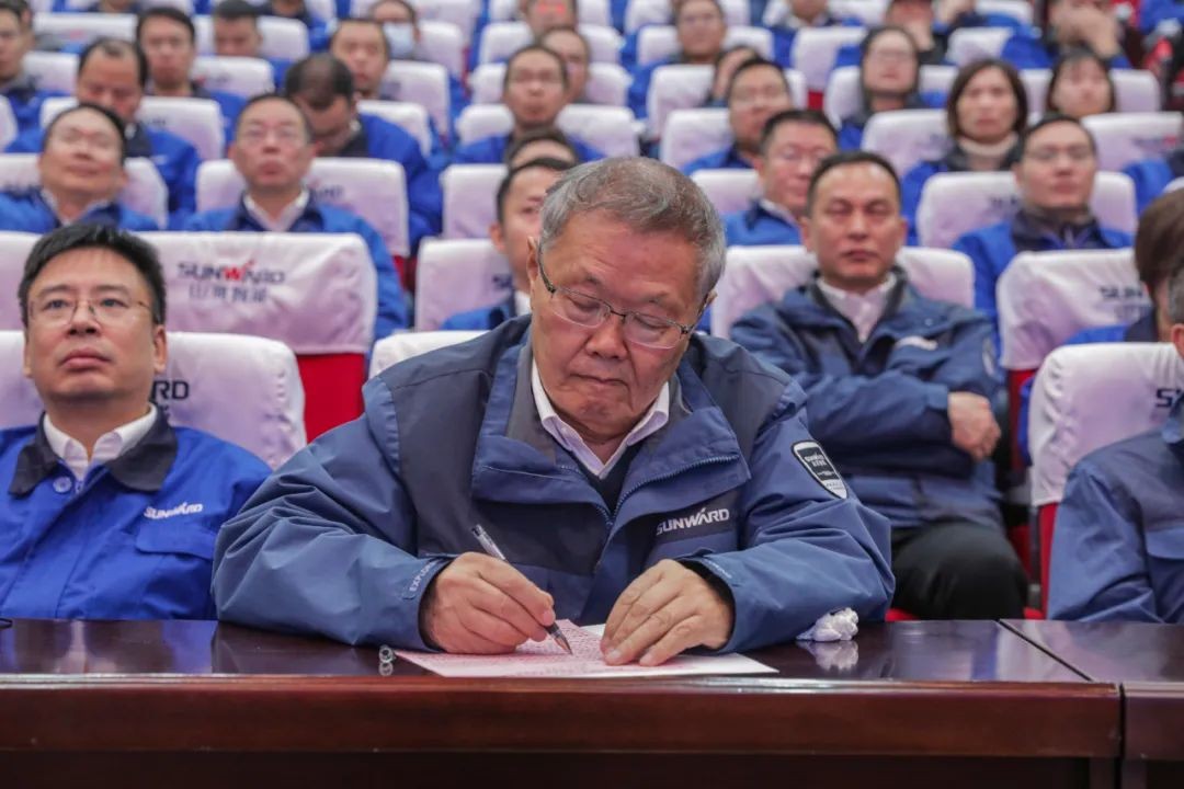 bti体育智能召开全国劳动圭表郝鹏载誉归来分享会