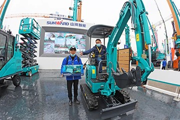 沸腾bti体育！宝马展收官之日订单破十亿