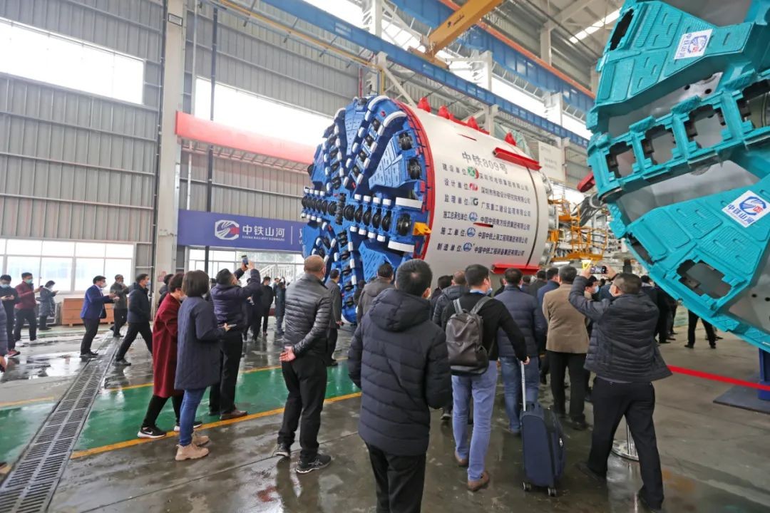 bti体育工业城来了500人的参观团