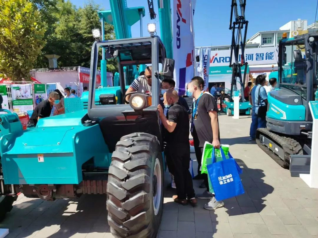 bti体育智能高空作业设备“吸睛”雄安展