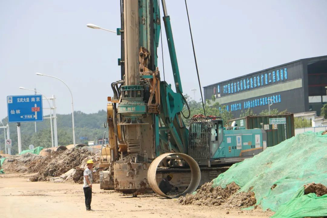 “误入”桩基 百折不回！他以8台旋挖搏将来