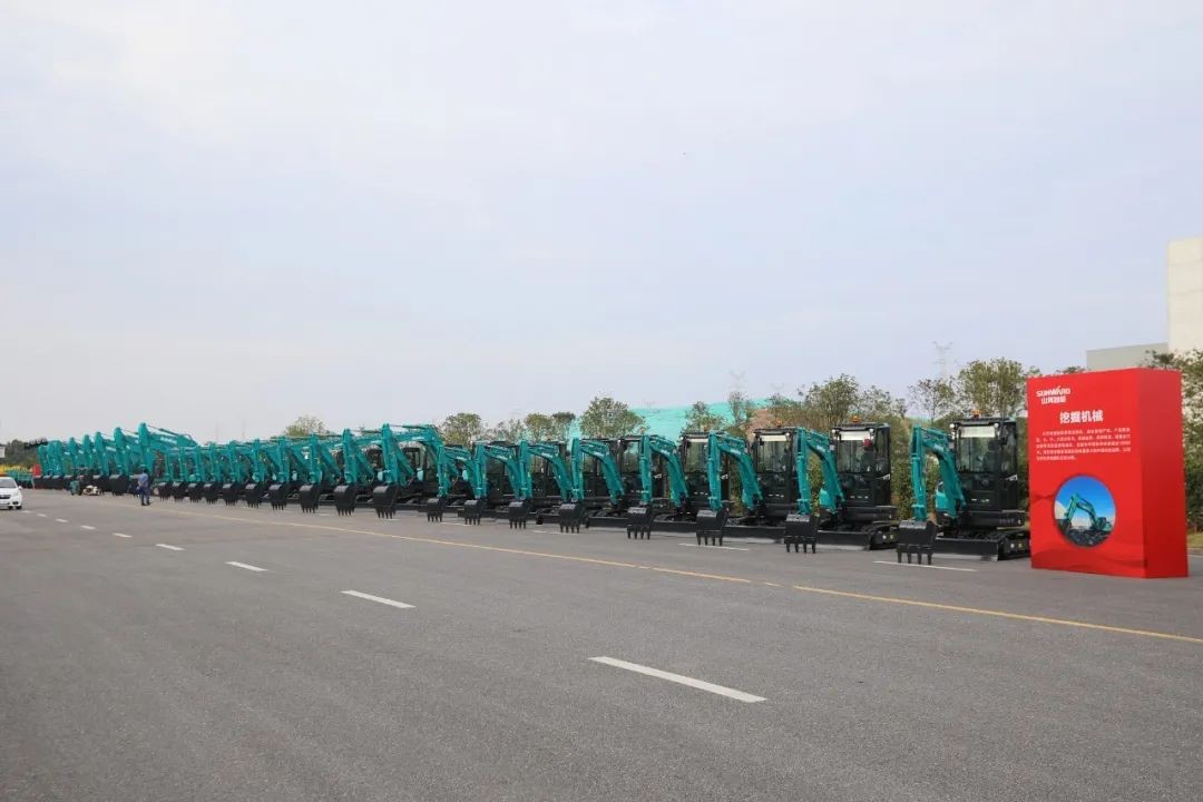 十年两办挖掘机行业年会 bti体育智能的底气何在