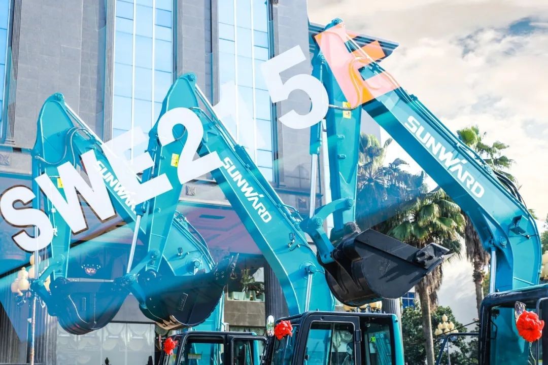 bti体育智能挖掘机春季订货会长沙会场侧记