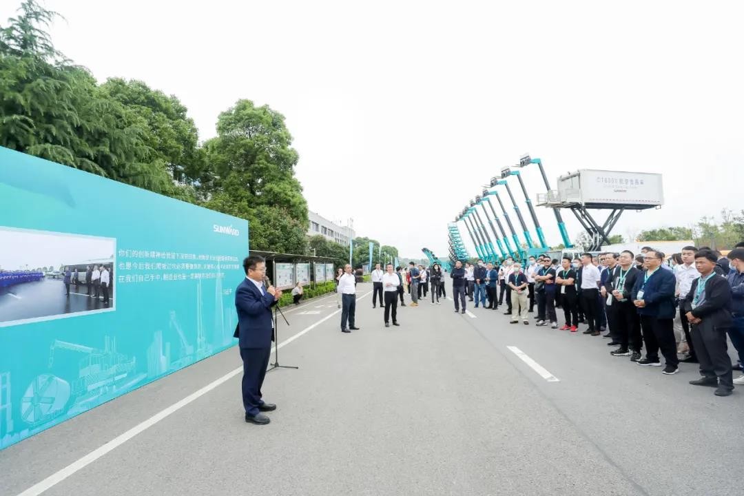 “爆品”出击！bti体育智能客户互换会签约超8亿元