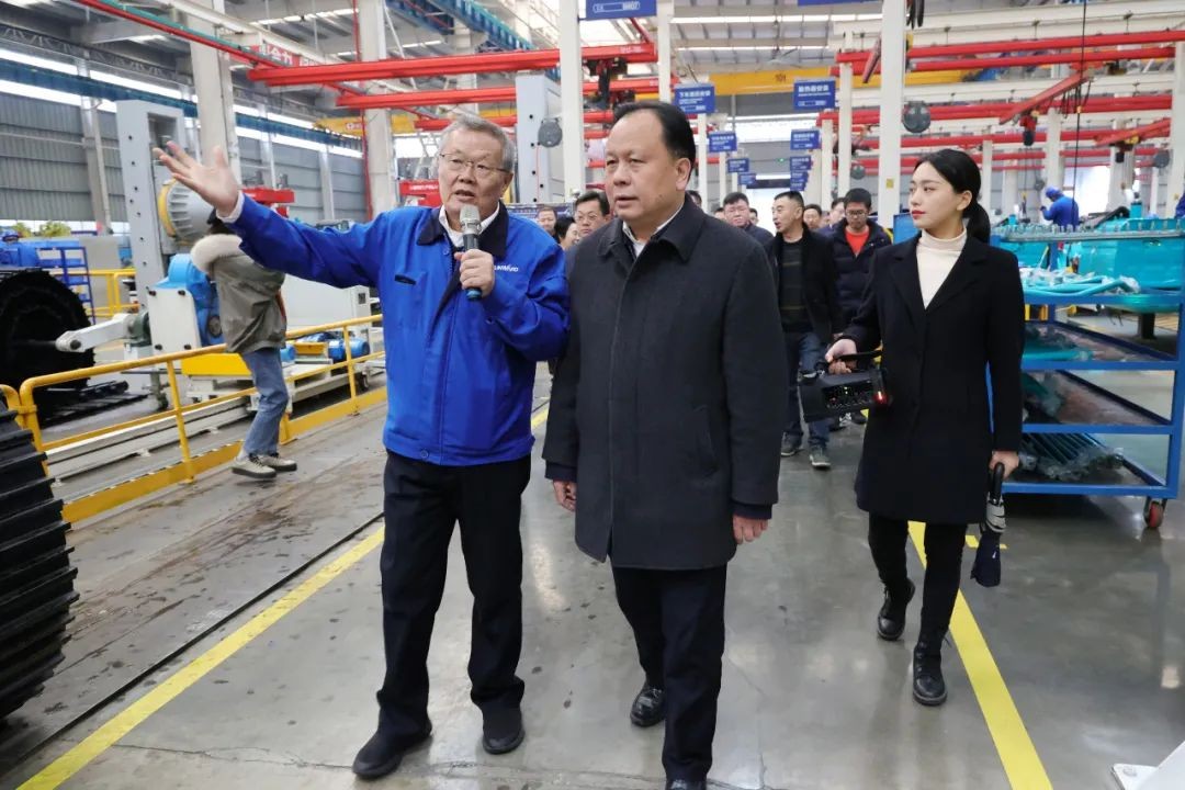 周农在bti体育智能调研时强调：企业工会要大力造就劳模和工匠