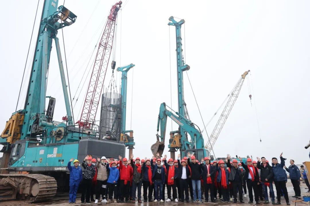 惊艳！bti体育智能低净空旋挖钻机广西获赞