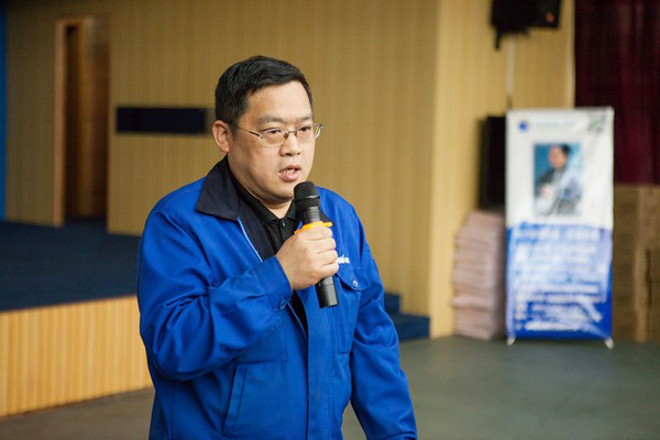 欢度三八节温暖bti体育家