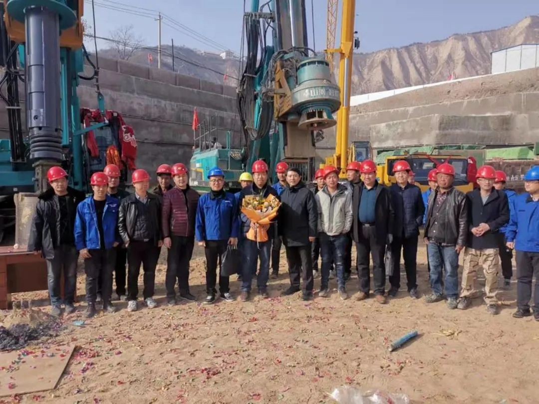 金戈铁马工程路 风雨无阻选bti体育