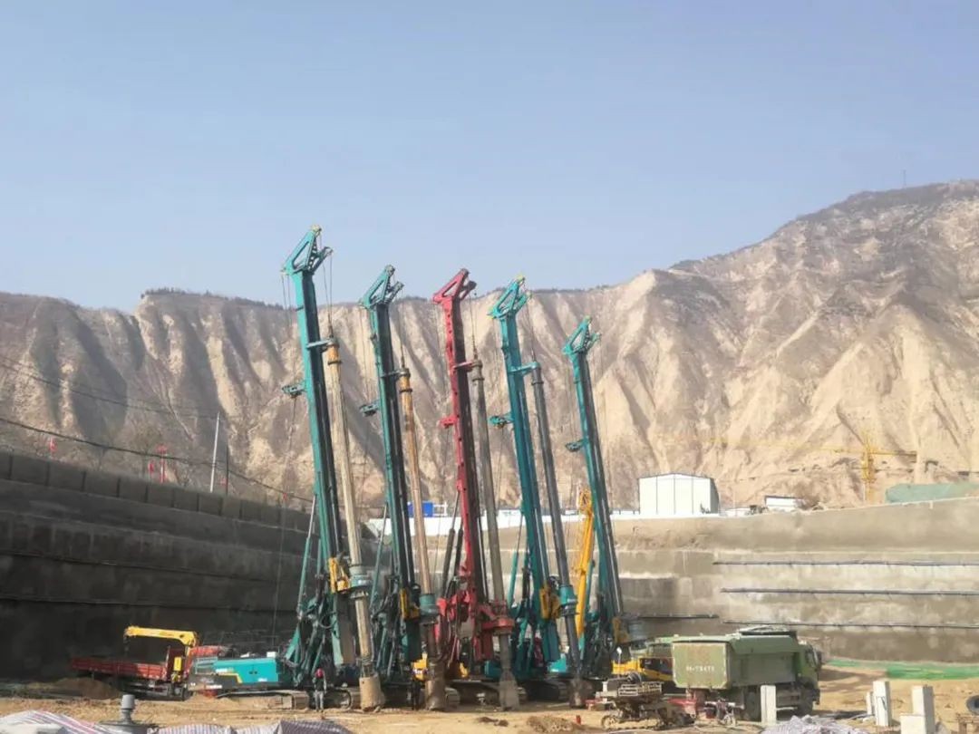 金戈铁马工程路 风雨无阻选bti体育