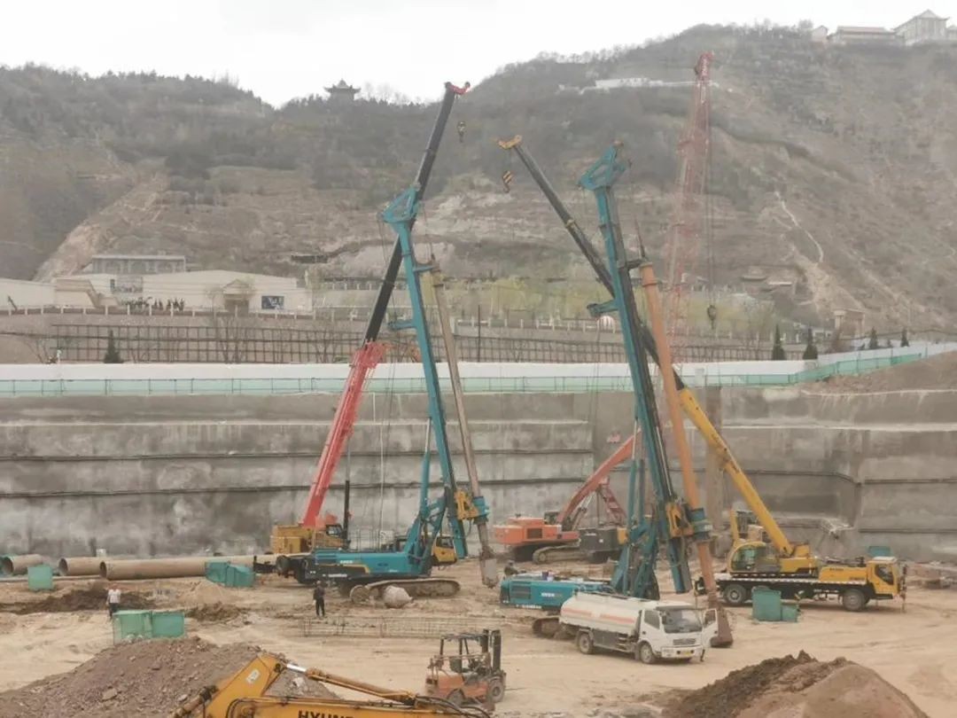 金戈铁马工程路 风雨无阻选bti体育